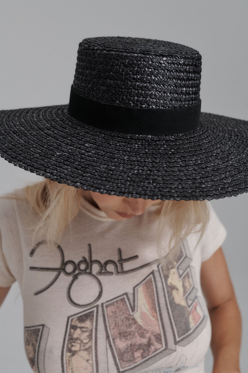 Mira Wide Boater - Black